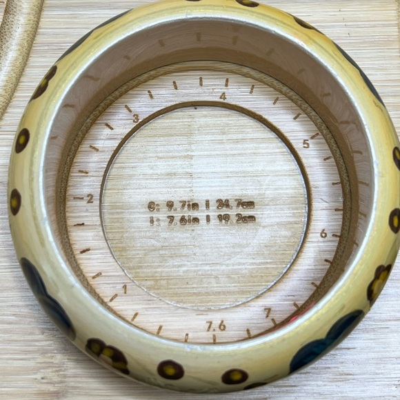 NEW 3/$15 Hand Painted Floral Wooden Bangle Bracelet Yellow Blue 7.6" - Picture 4 of 8